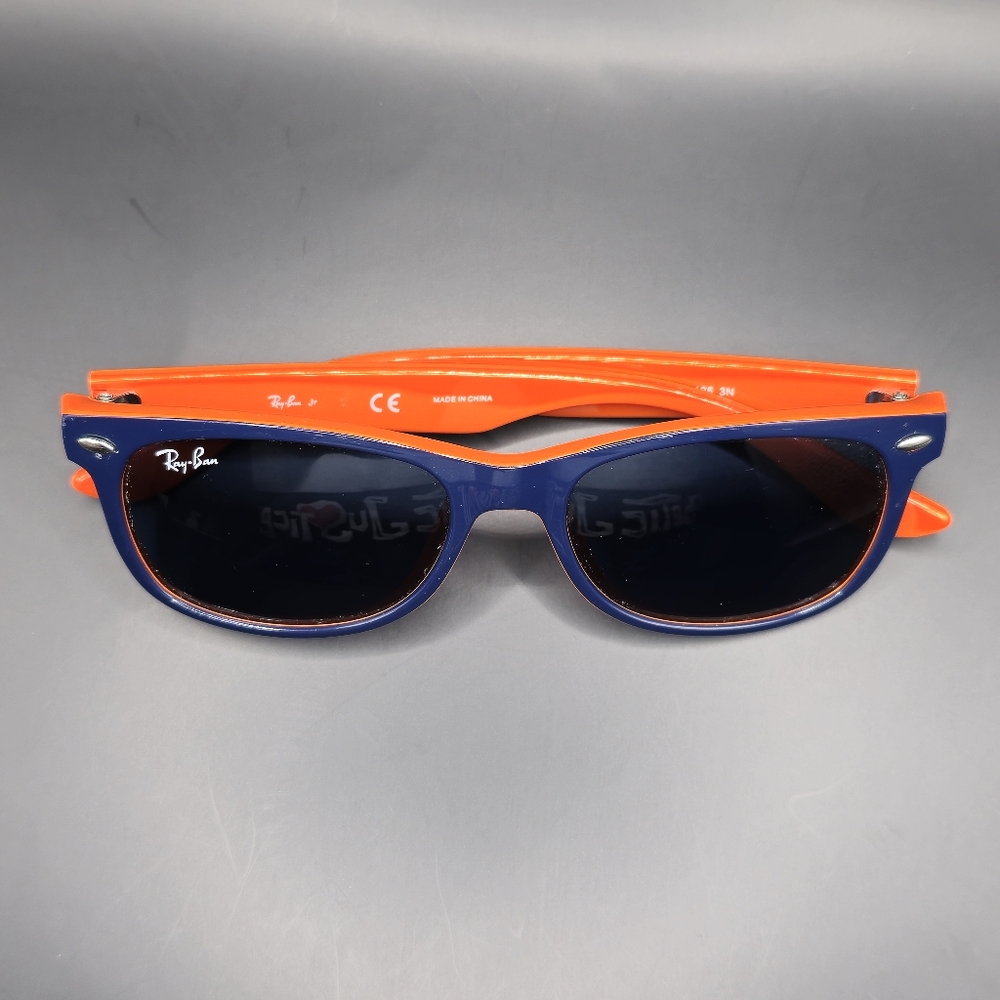Kids UNISEX Ray-Ban Authentic Sunglasses! EXCELLENT condition! - Picture 2 of 9